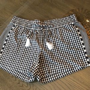 Brand new Vineyard Vines shorts NWT!!